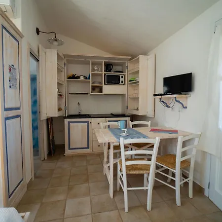 Isola Dei Mori Apartment *