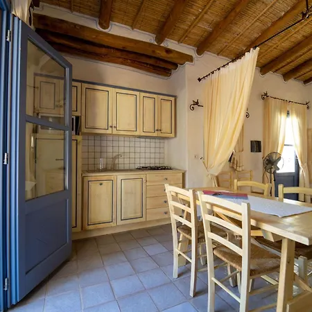 Isola Dei Mori Apartment *