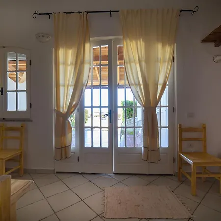 Isola Dei Mori Apartment *
